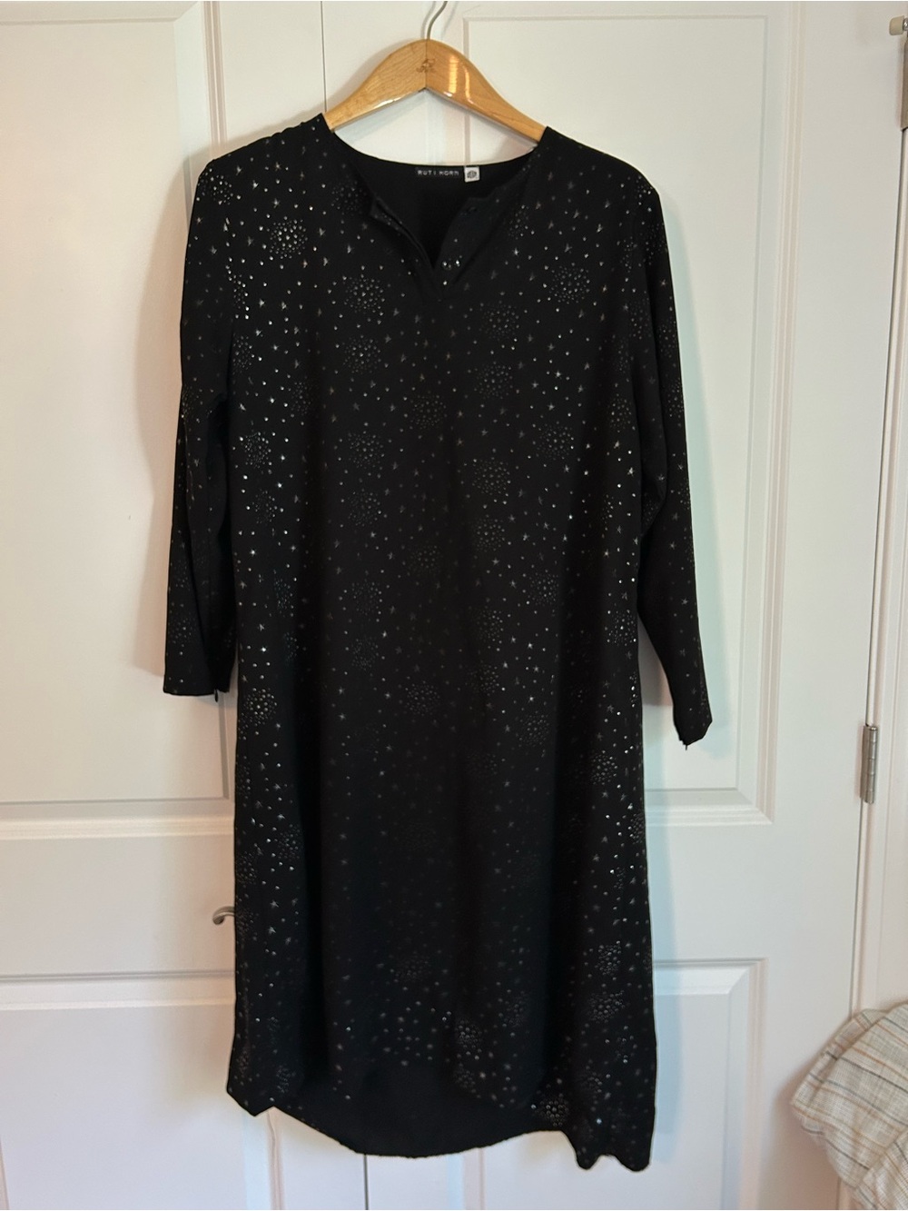 Ruti Horn Galaxy Shift Dress with Button neck black stars flowy XL